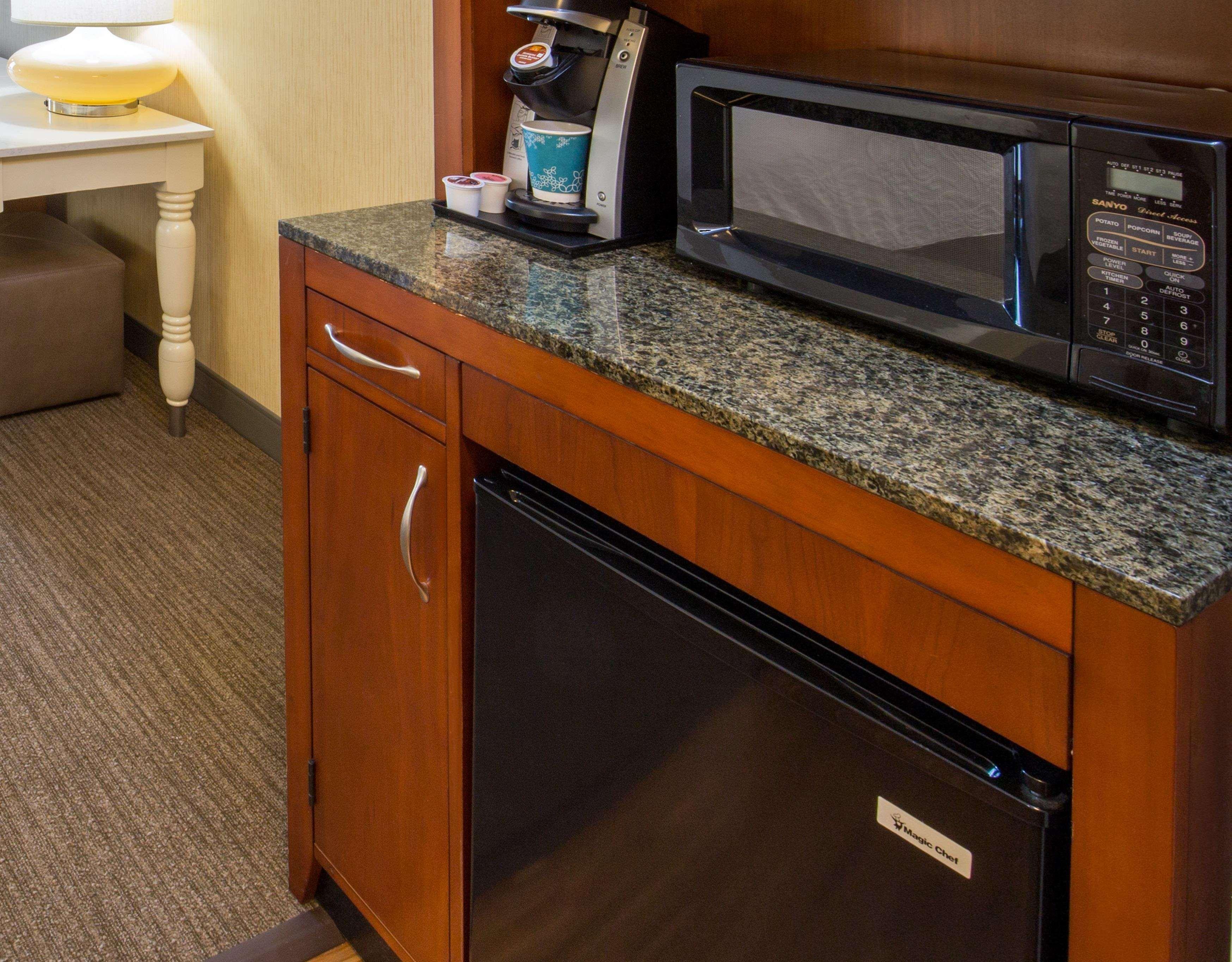Hilton Garden Inn Folsom Bagian luar foto