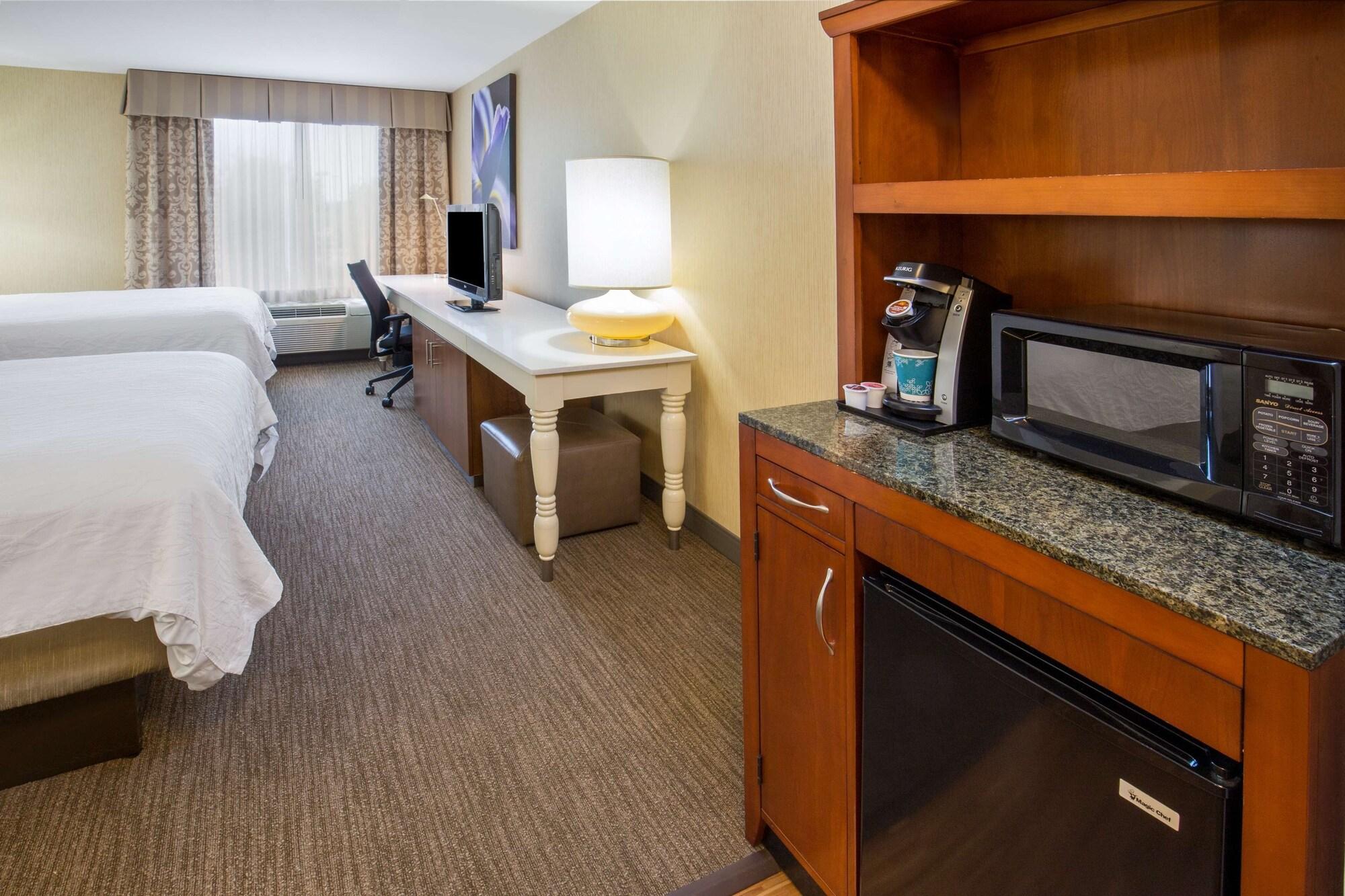 Hilton Garden Inn Folsom Bagian luar foto