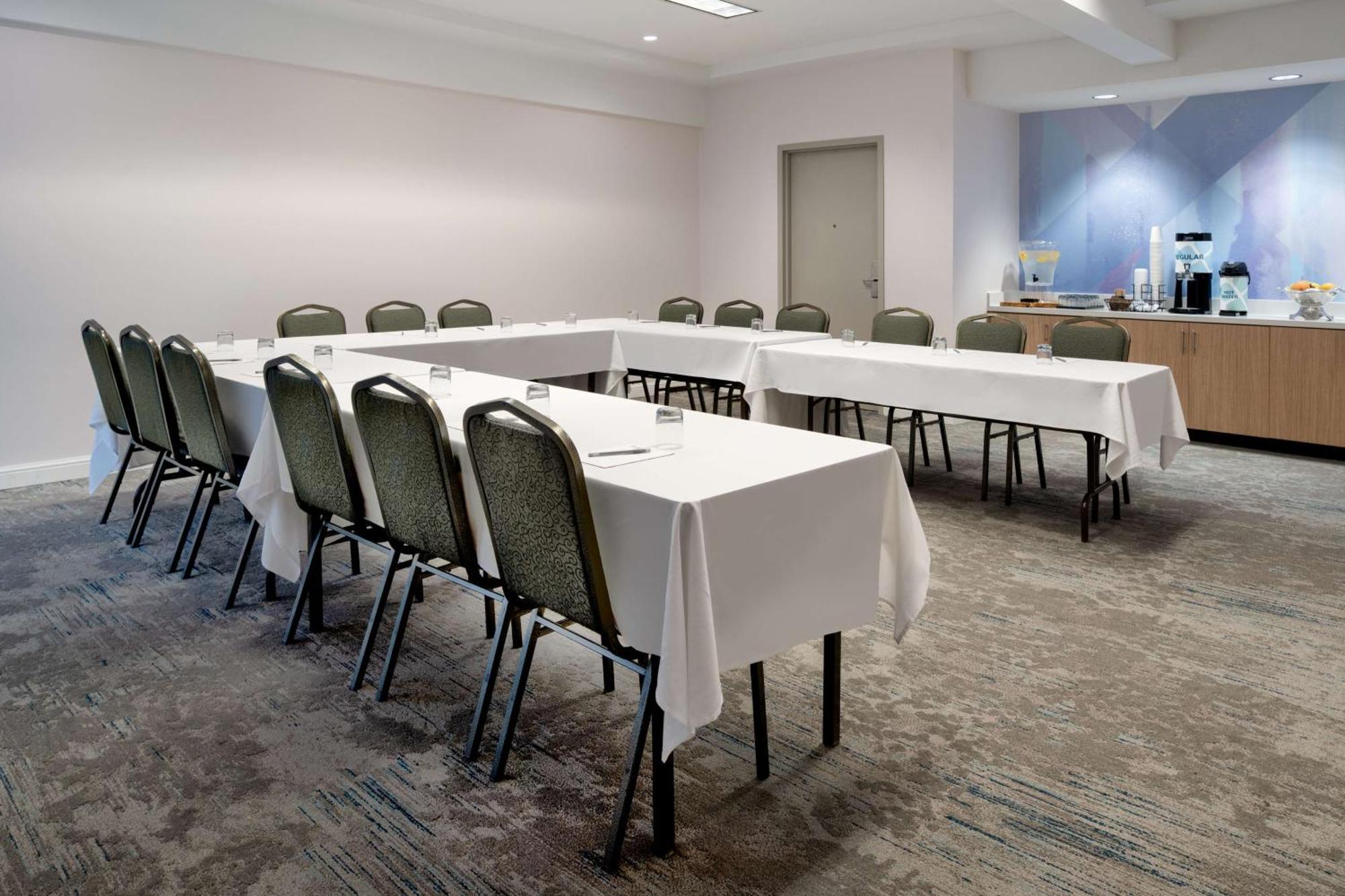 Hilton Garden Inn Folsom Bagian luar foto