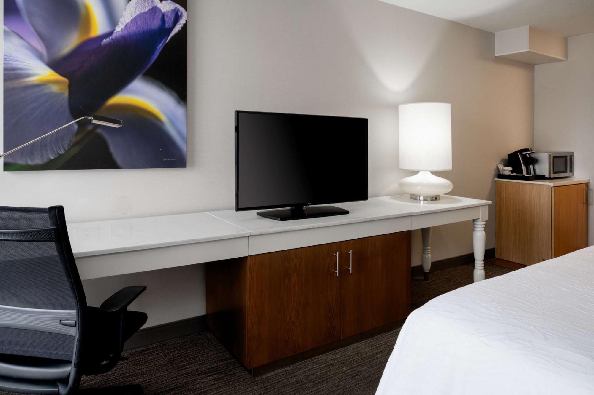 Hilton Garden Inn Folsom Bagian luar foto