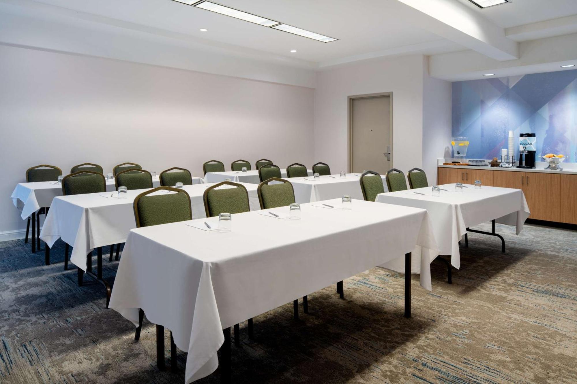 Hilton Garden Inn Folsom Bagian luar foto