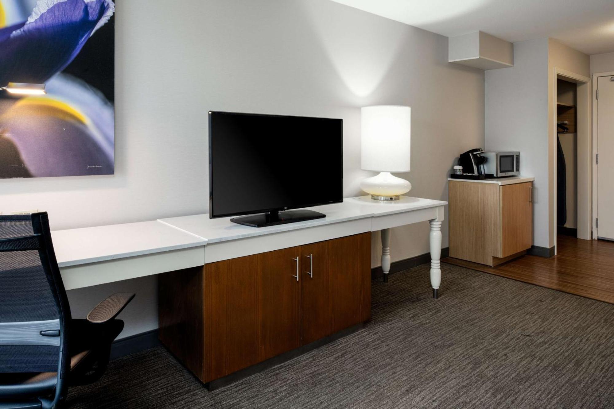 Hilton Garden Inn Folsom Bagian luar foto