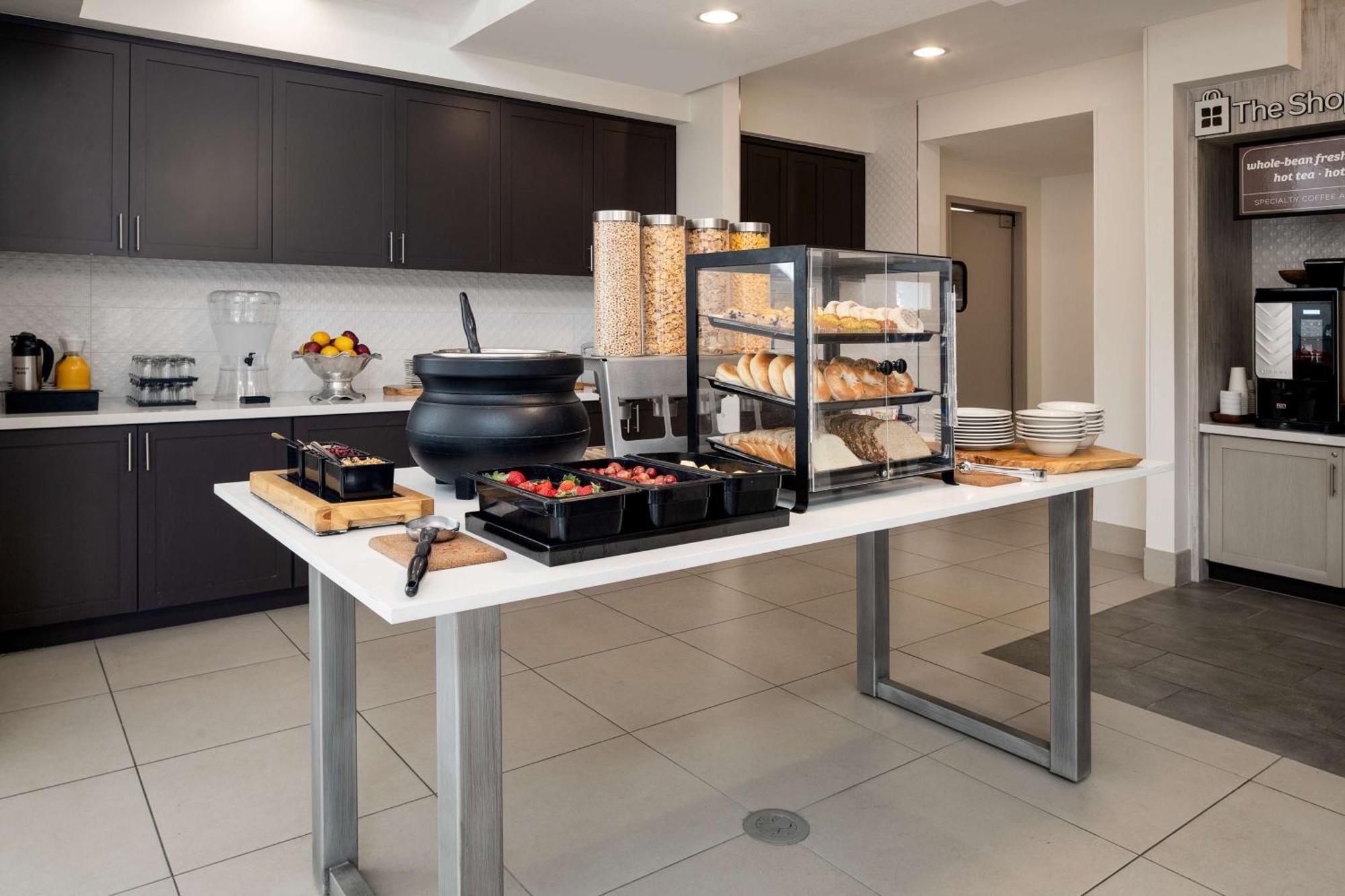 Hilton Garden Inn Folsom Bagian luar foto